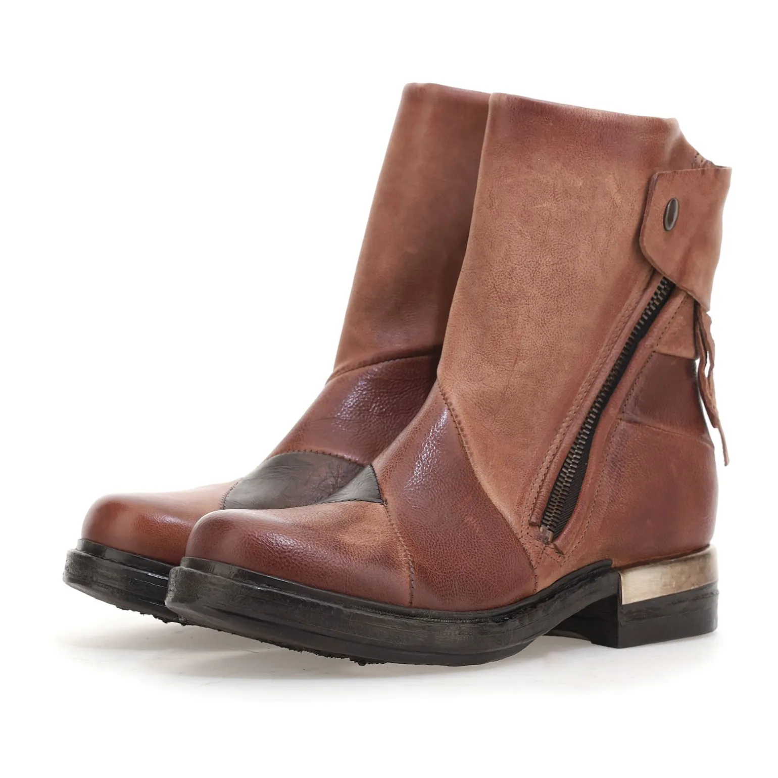 STIEFELETTEN AGULIA