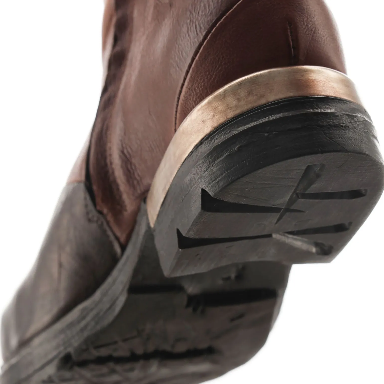 STIEFELETTEN AGULIA