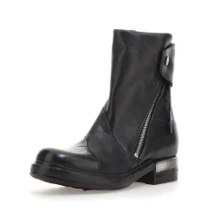 STIEFELETTEN AGULIA