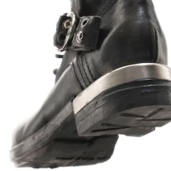 STIEFELETTEN ATTALLA