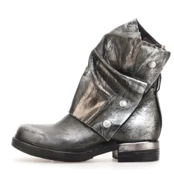 STIEFELETTEN AZUSA