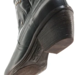 STIEFELETTEN CHARIS