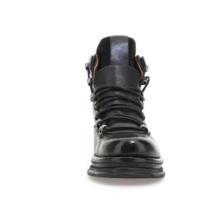 STIEFELETTEN CRARY