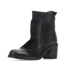 STIEFELETTEN JASE