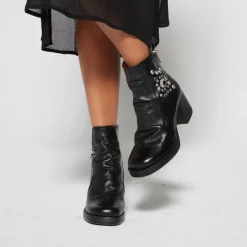 STIEFELETTEN PEONY