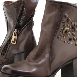 STIEFELETTEN PEONY