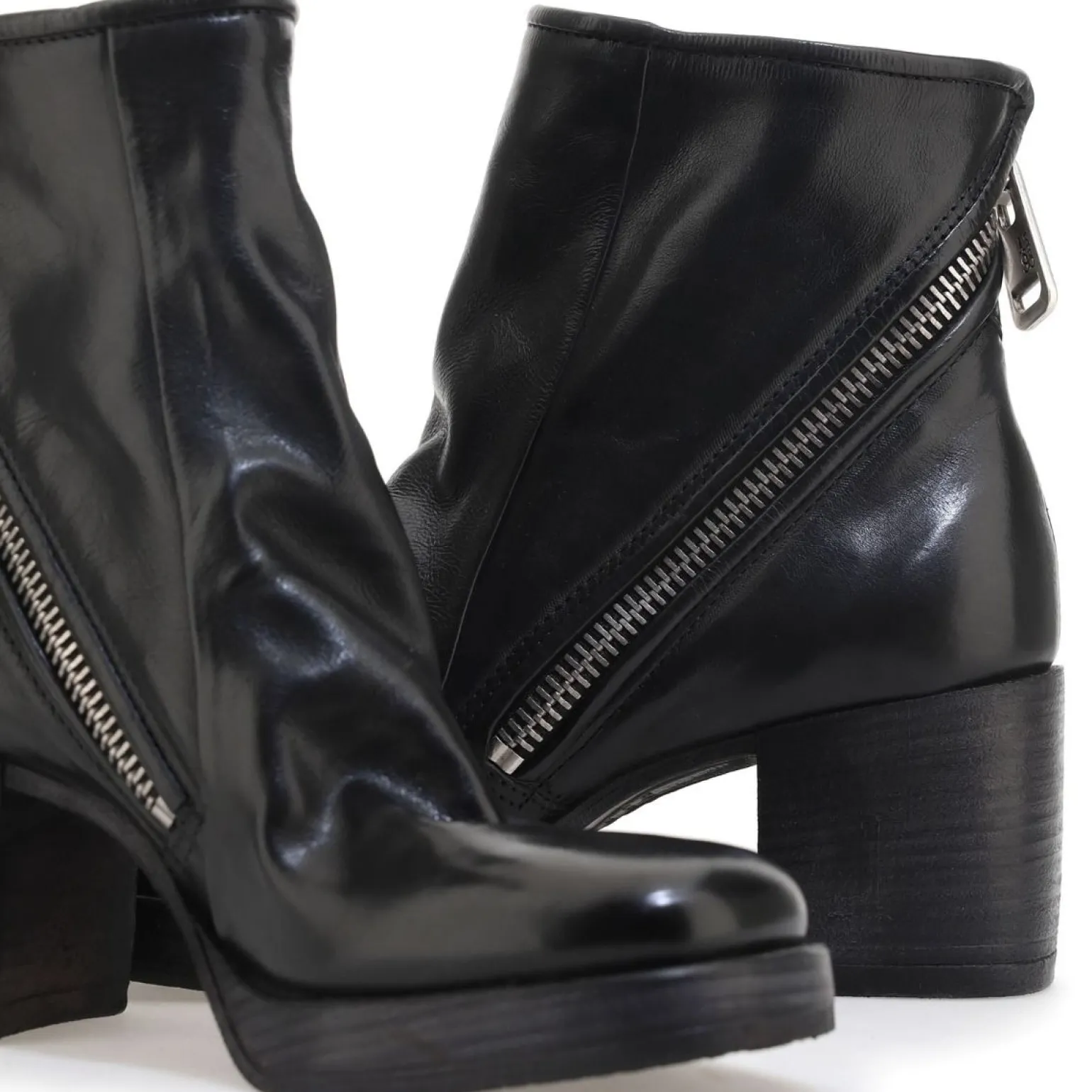 STIEFELETTEN PEONY