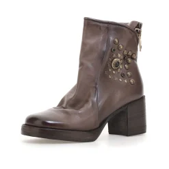 STIEFELETTEN PEONY