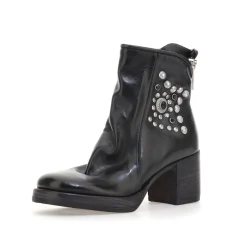 STIEFELETTEN PEONY