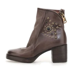 STIEFELETTEN PEONY