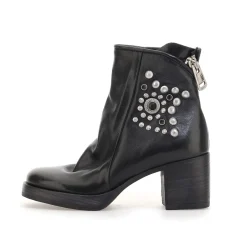 STIEFELETTEN PEONY