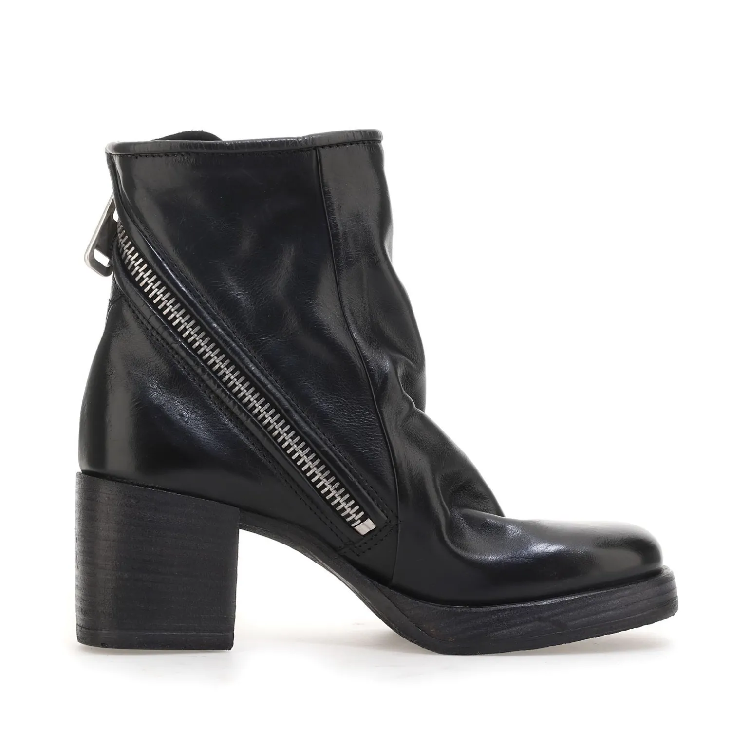 STIEFELETTEN PEONY