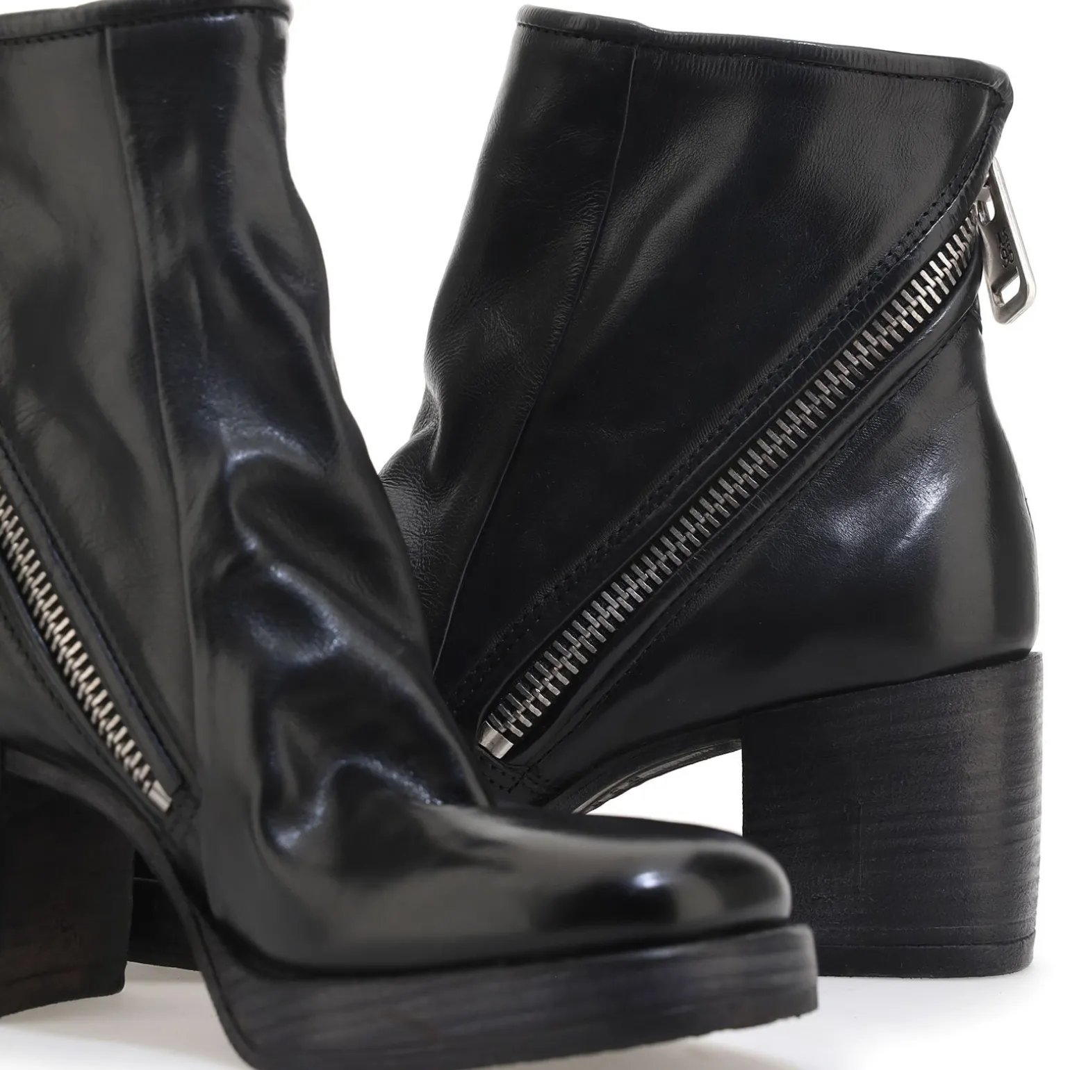STIEFELETTEN PEONY
