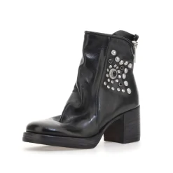 STIEFELETTEN PEONY