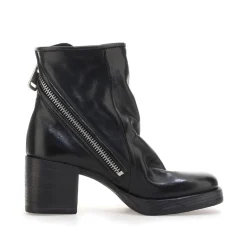 STIEFELETTEN PEONY