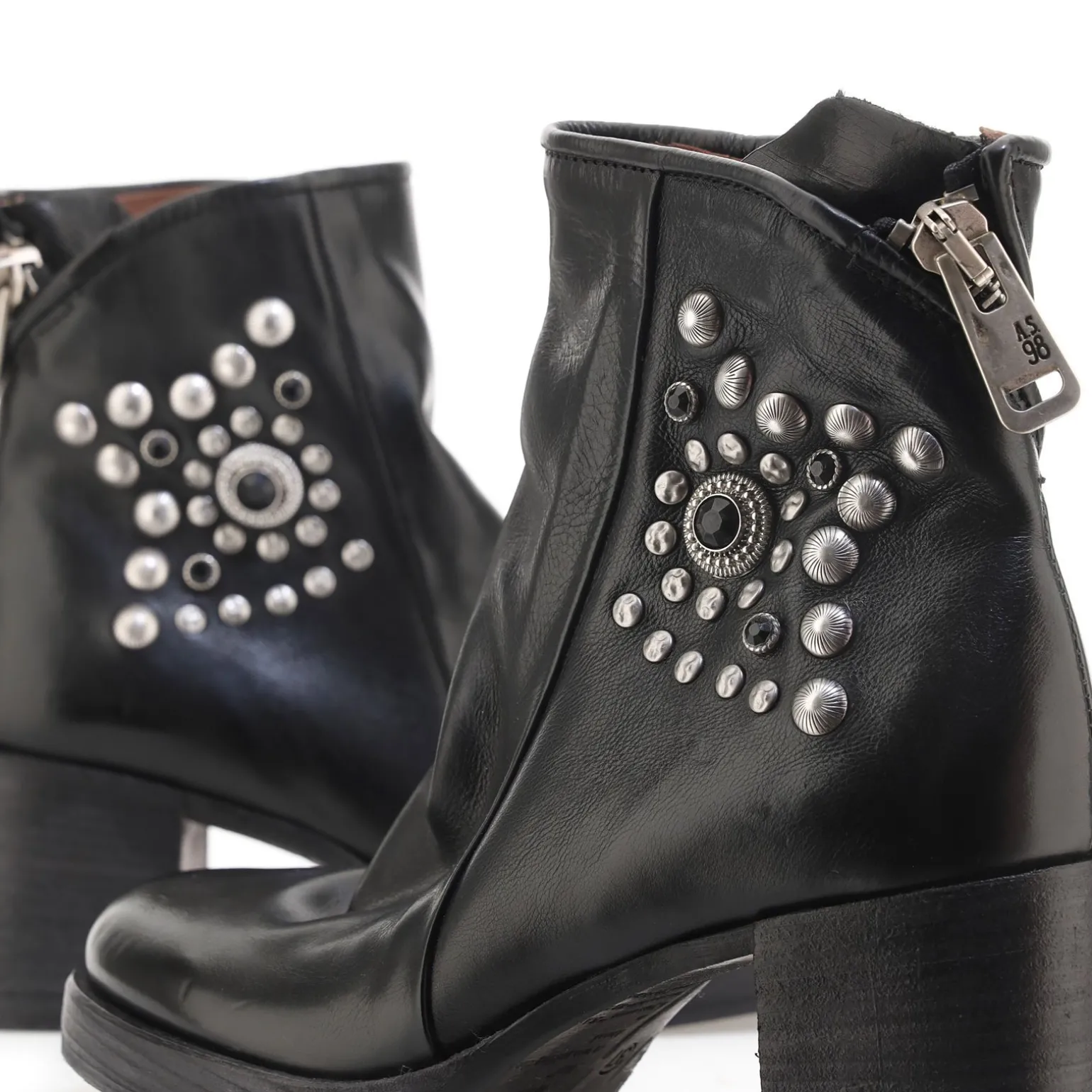 STIEFELETTEN PEONY