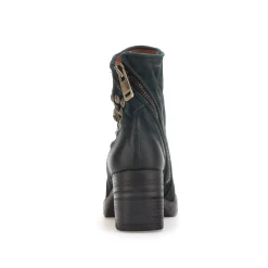 STIEFELETTEN PEONY