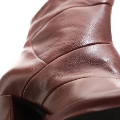 STIEFELETTEN VIKKI