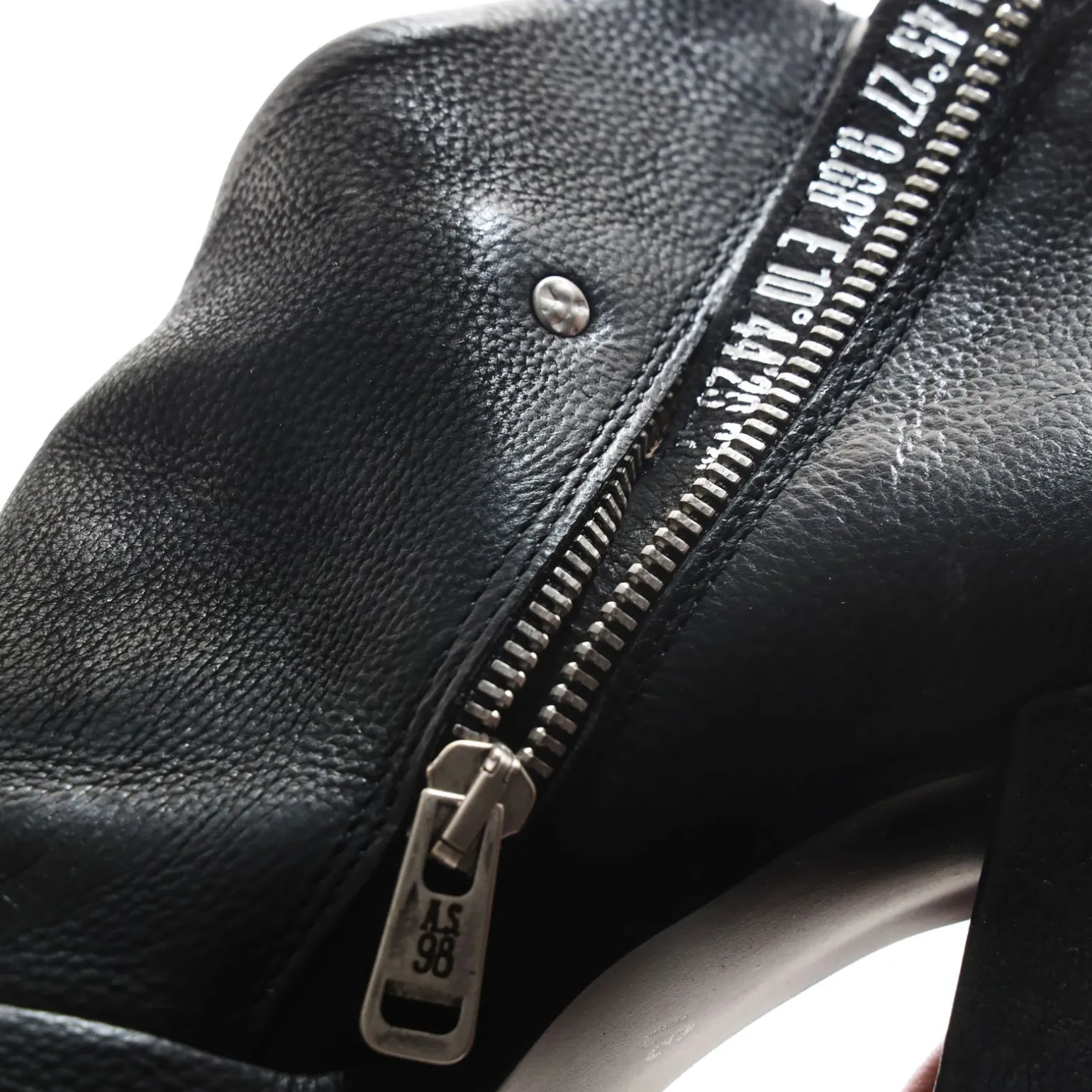 STIEFELETTEN VIXI
